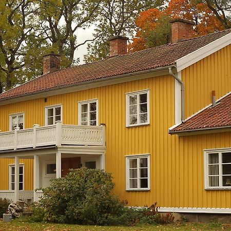 Hallebergs Bed&Breakfast Skara Exterior photo