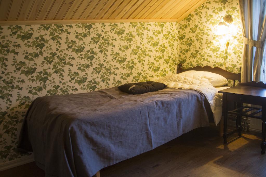Hallebergs Bed&Breakfast Skara Exterior photo