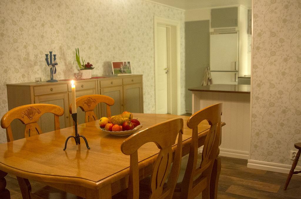 Hallebergs Bed&Breakfast Skara Exterior photo